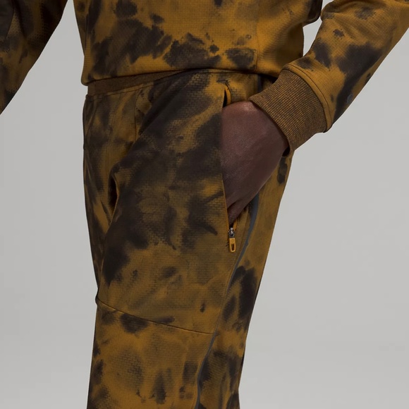 NWT Lululemon Textured Tech Pant - Picture 4 of 5